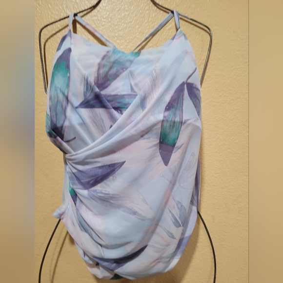 Fabletics Crop Top - Picture 1 of 11